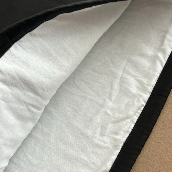 π VERSACE Large Black Dust Bag- Lined - Picture 7 of 11